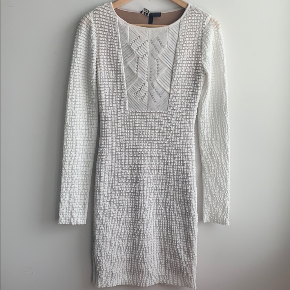 🌸 BCBG white dress - Picture 3 of 7